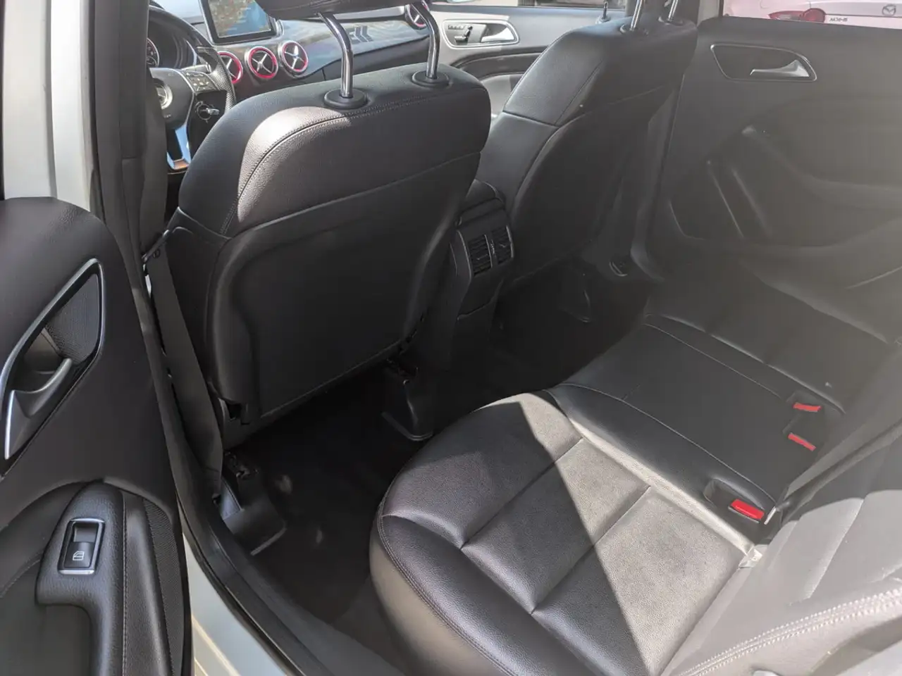 Mercedes-Benz B-Class снимка Mercedes-Benz B-Class