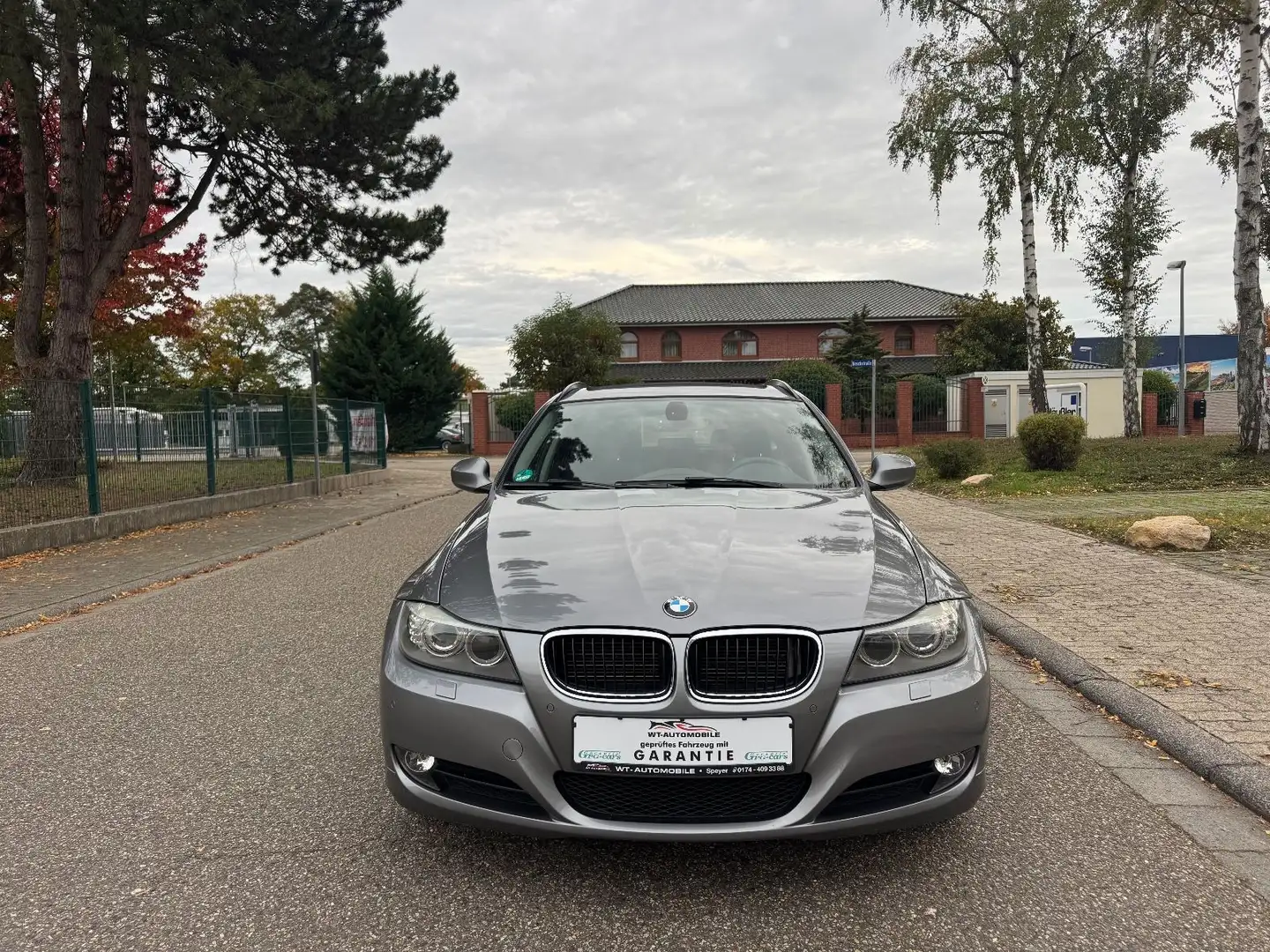 BMW 318 i Touring TÜV NEU Garantie 2 Hand Grau - 2