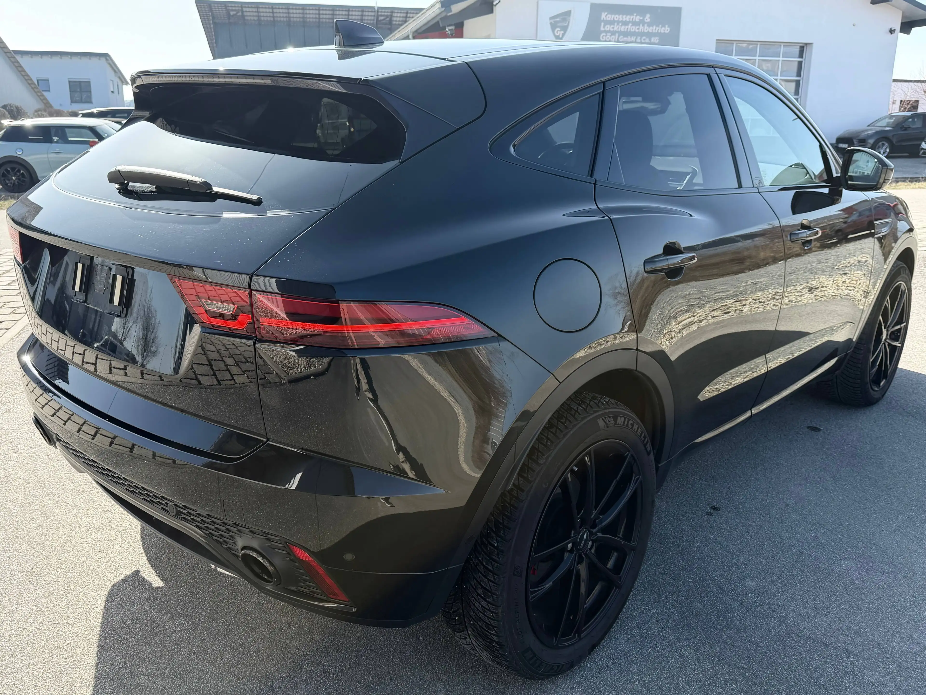 Jaguar E-Pace R-Dynamic SE AWD *NAVI*SITZHEIZUNG*LED*KAMERA*TOP* — photo 4