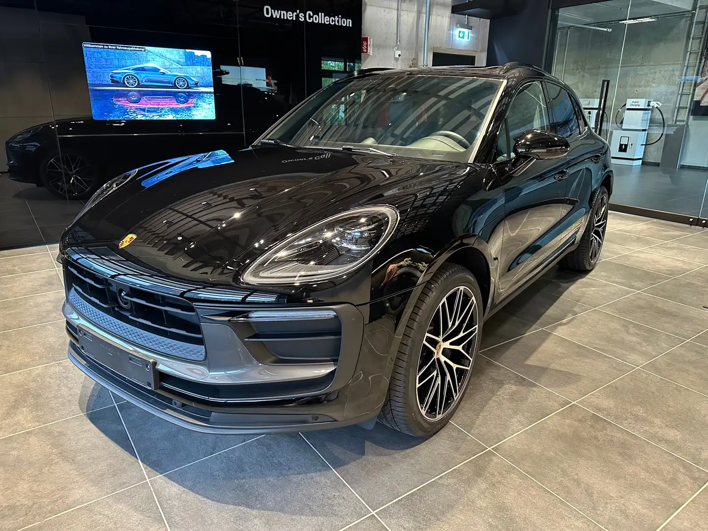Porsche Macan T Standhzg AHK Chrono Pano Parklenkassist. Leder Schwarz - 2