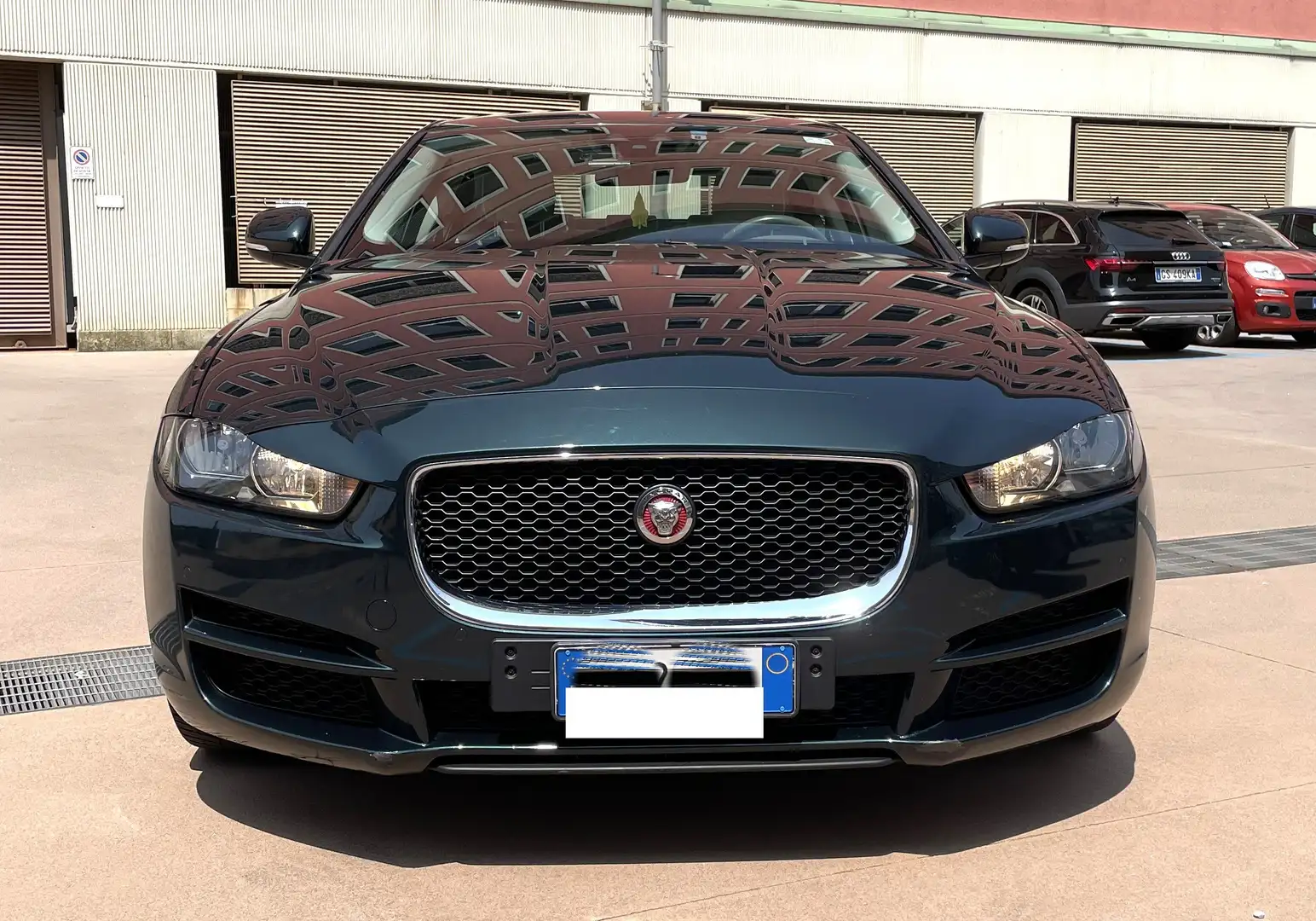 Jaguar XE XE 2.0d Prestige Business edition 180cv auto Verde - 2