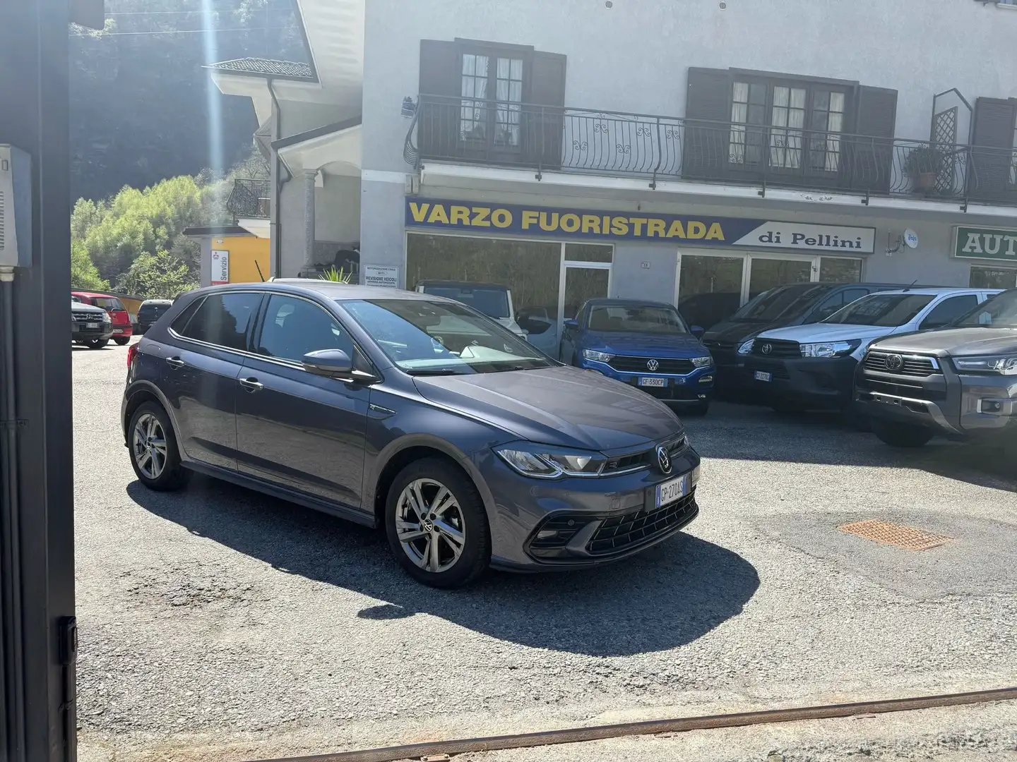 Volkswagen Polo Polo 1.0 tsi R-Line 95cv dsg Gris - 1