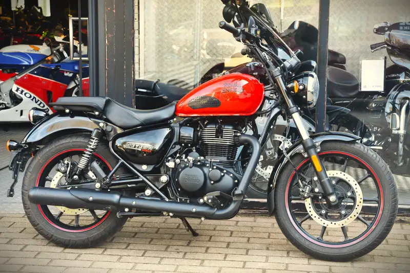 Royal Enfield Meteor 350 - foto 2