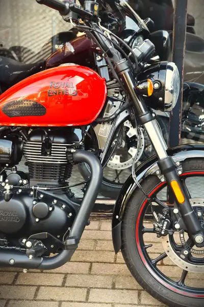 Royal Enfield Meteor 350 - foto 4