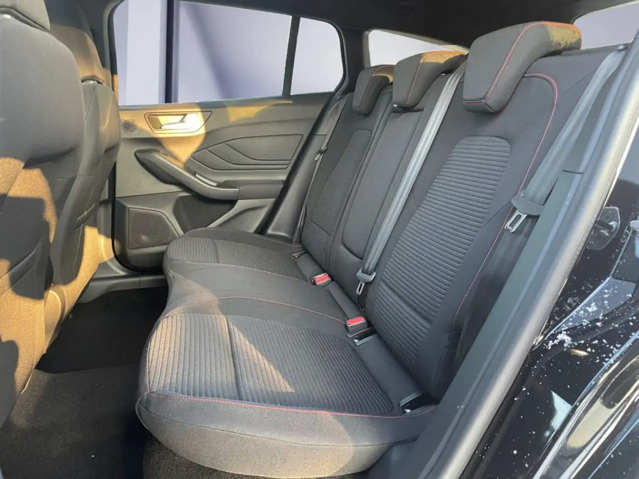 Ford Focus Turnier 1.0 EcoBoost Aut. ST-LINE X *Pano+B&O* 9