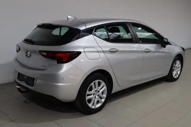 Opel Astra view 7