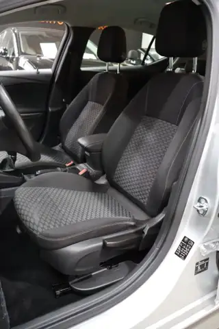 Opel Astra view 12