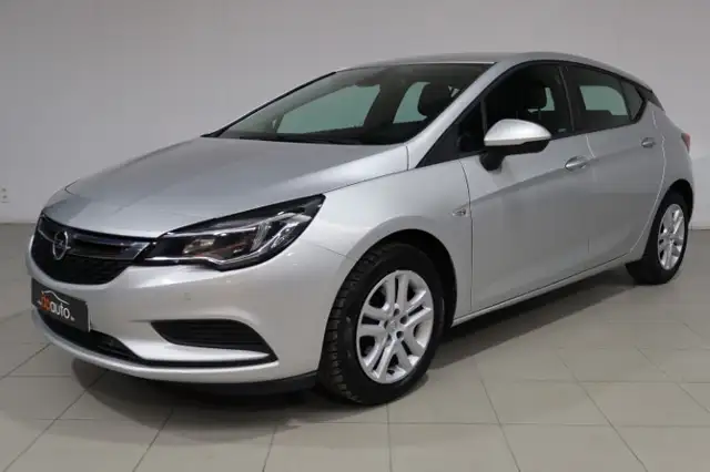 Opel Astra view 6