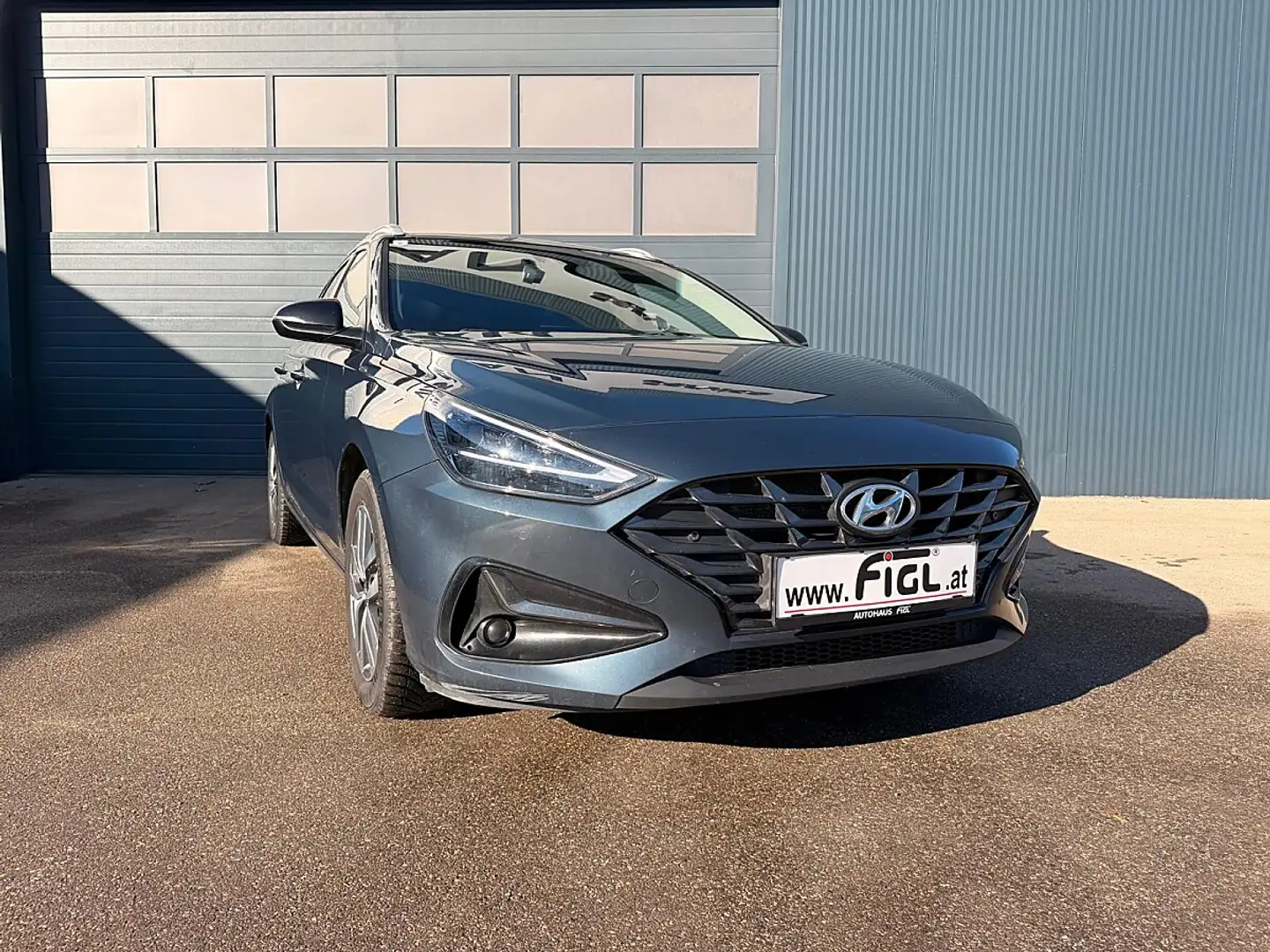 Hyundai i30 CW 1,6 CRDi Trend Line DCT Aut. *Top Zustand* Blau - 1