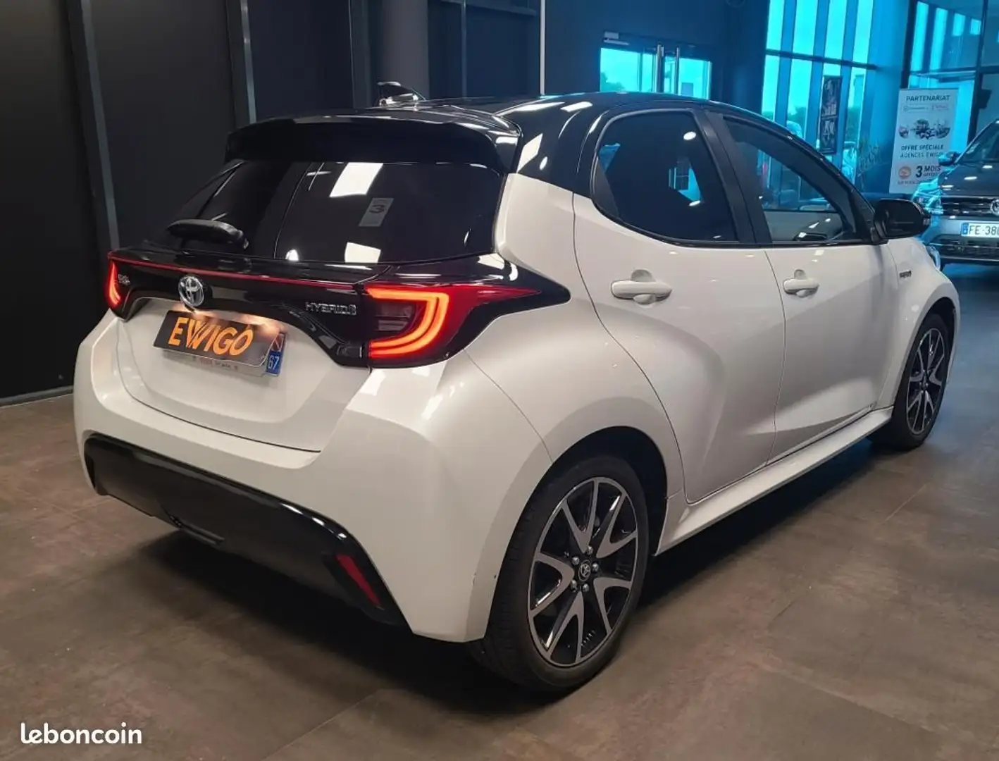 Toyota Yaris 116H FULL-HYBRID COLLECTION Blanc - 2