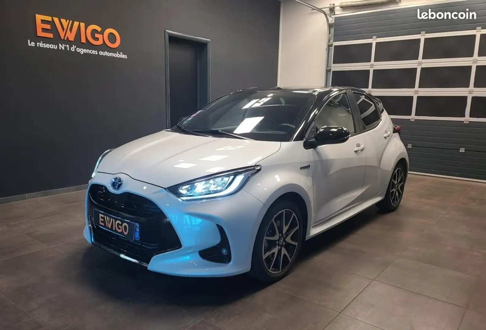 Toyota Yaris 116H FULL-HYBRID COLLECTION Blanc - 1