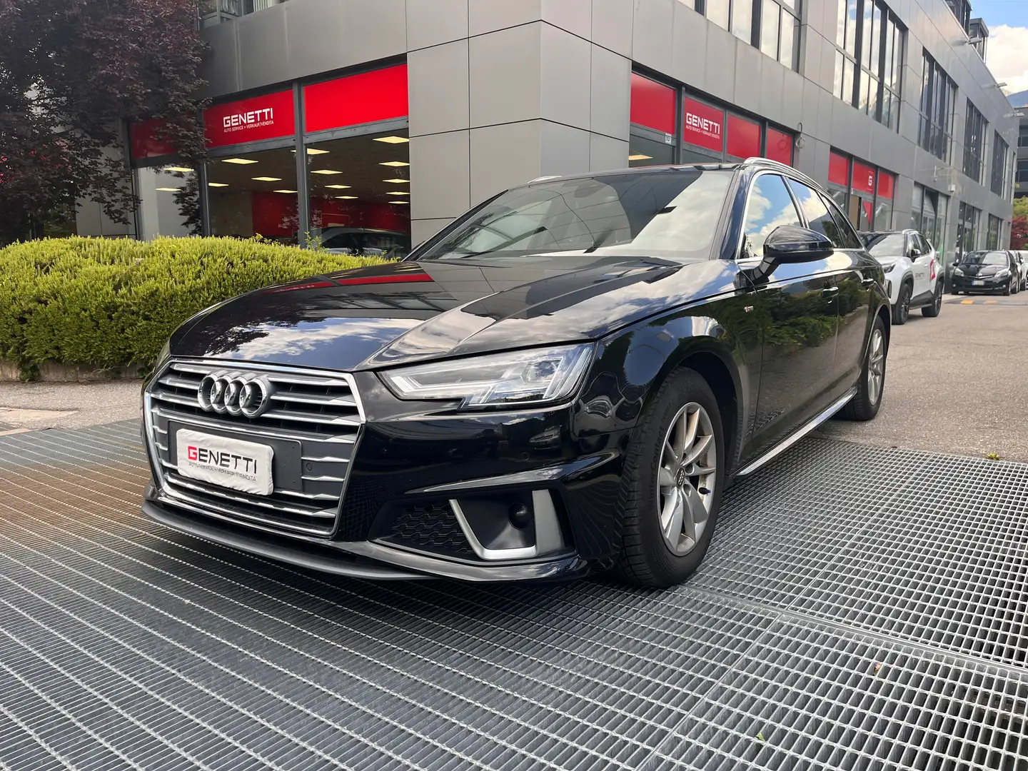 Audi A4 Avant 35 2.0 tdi S line edition 150cv s-tronic Nero - 1