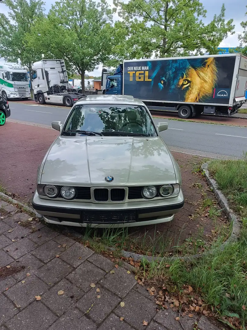 BMW 520 520i - 1