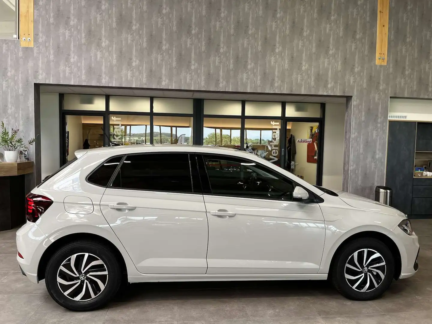 Volkswagen Polo Life TSI App LED Shzg Alu Kamera Gris - 2