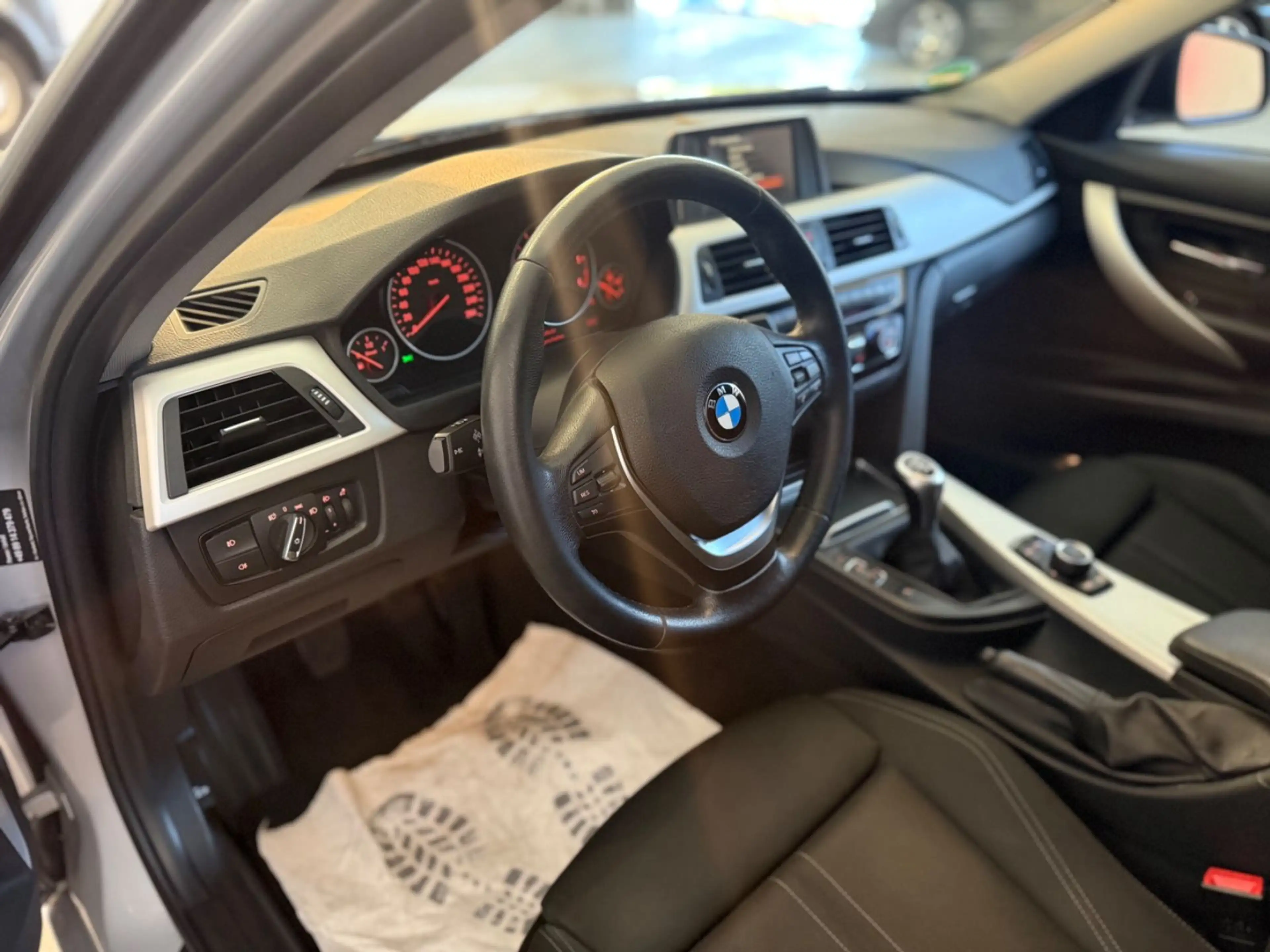 BMW 316 D  TOURING*CLIMATIC*MFL*TEL*SITZH*AHK*BC*LM* — photo 4