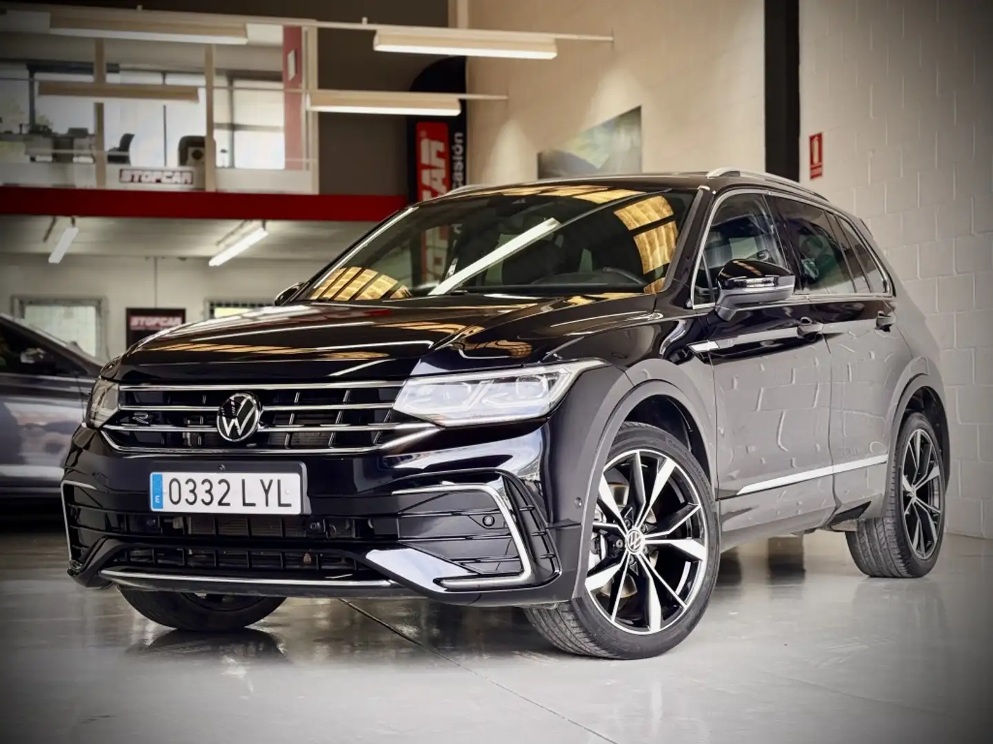 Volkswagen Tiguan 2.0TDI R-Line 4Motion DSG 147kW Negro - 2