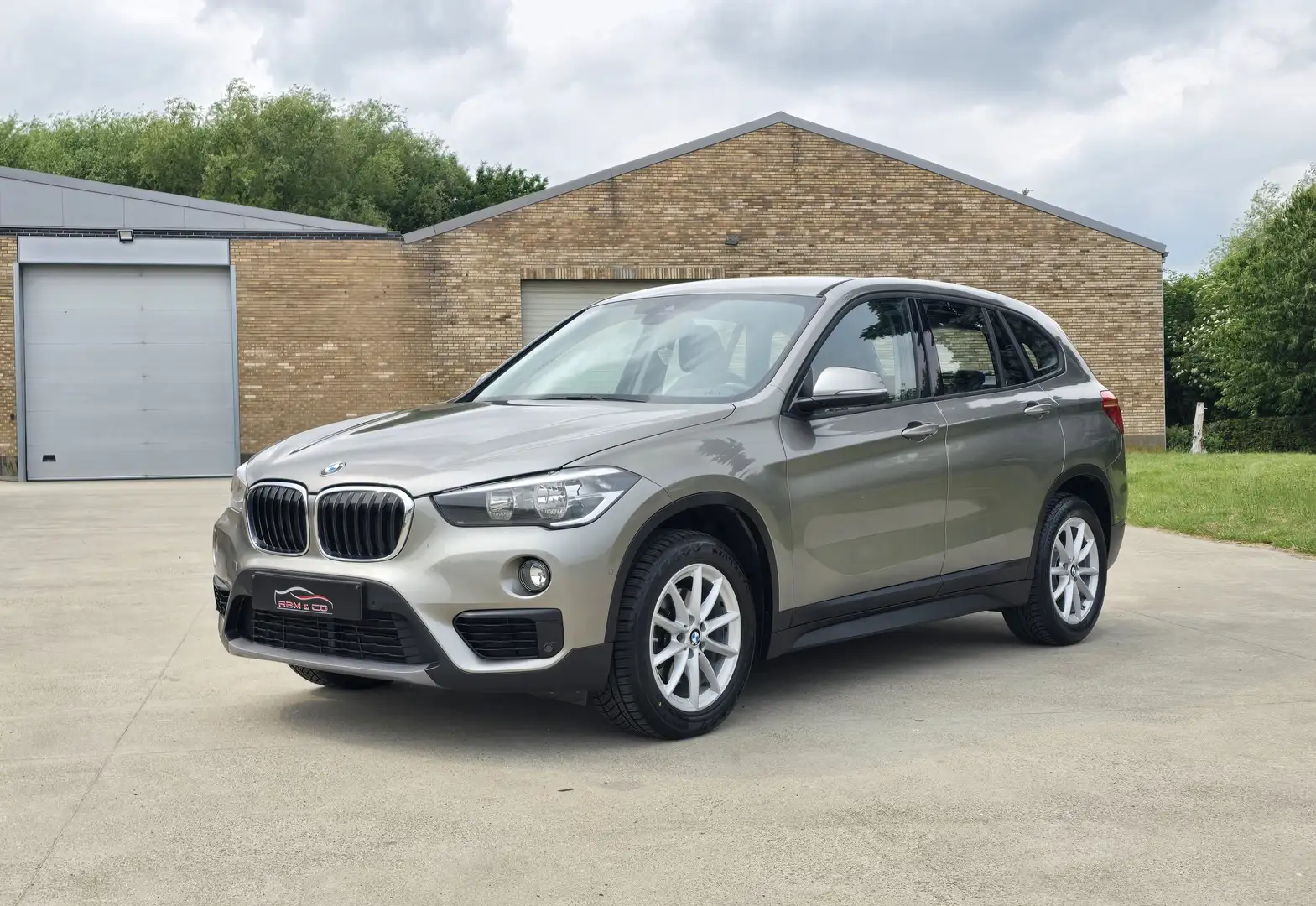 BMW X1 Ess. 1.5iA Automatique ** Cuir - Navi ** Gar. 12M Beige - 2