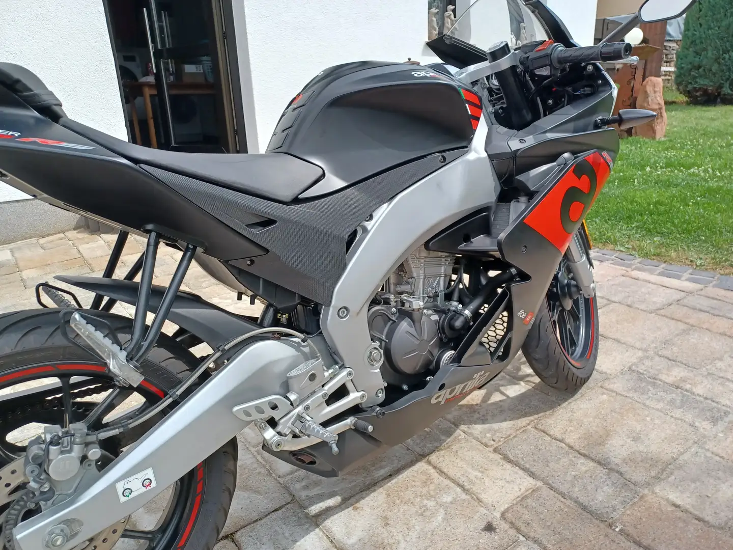 Aprilia RS4 125 Tieferlegung 35mm, ABS, unfallfrei, TOP Zustand Чорний - 2