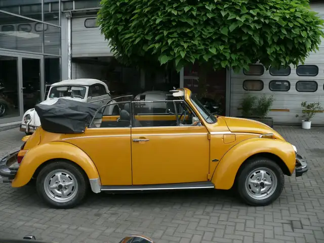 Volkswagen Käfer 1303 Cabriolet ungeschweißt im Erstlack