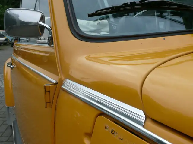 Volkswagen 1303 Cabriolet view 6