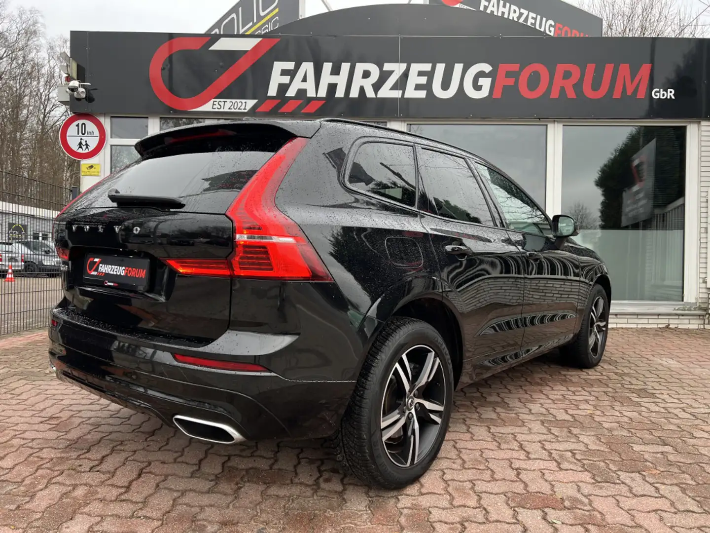 Volvo XC60 R Design 2WD Xenium-Paket*BLIS*Pano*Kamera Black - 2