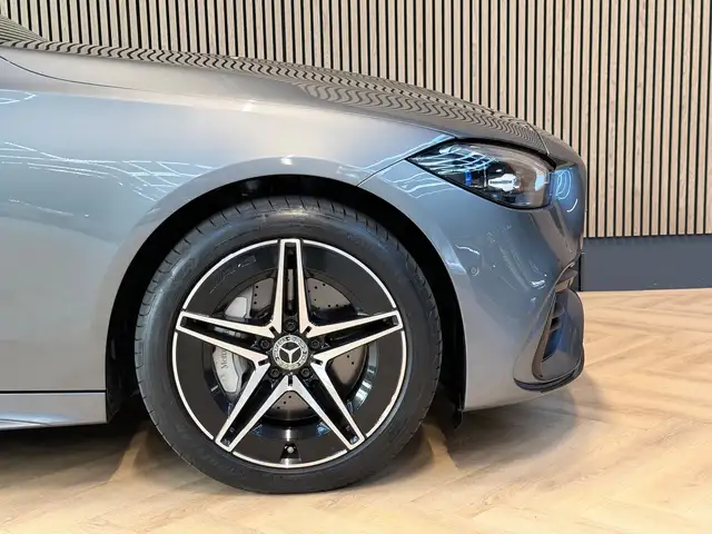 Mercedes-Benz C-Class view 21