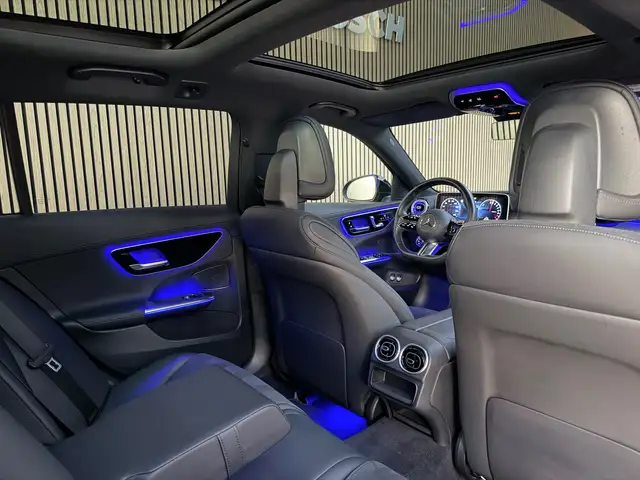 Mercedes-Benz C-Class view 9