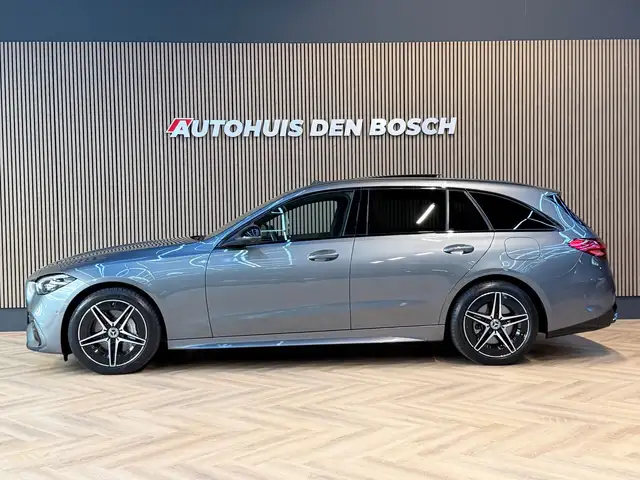 Mercedes-Benz C-Class view 3