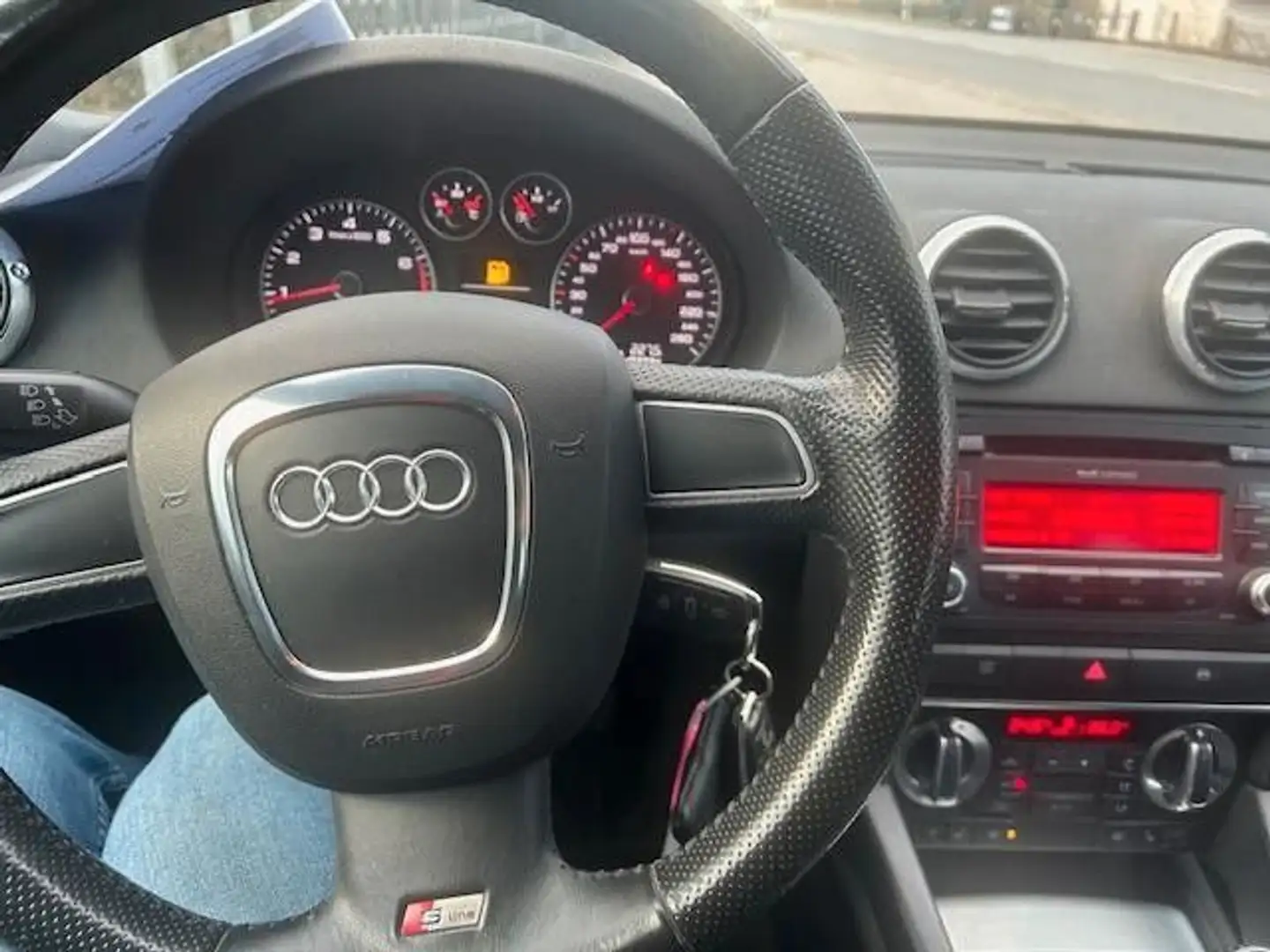 Audi A3 Sportback 1.8 TFSI S line Sportpaket plus Silver - 2