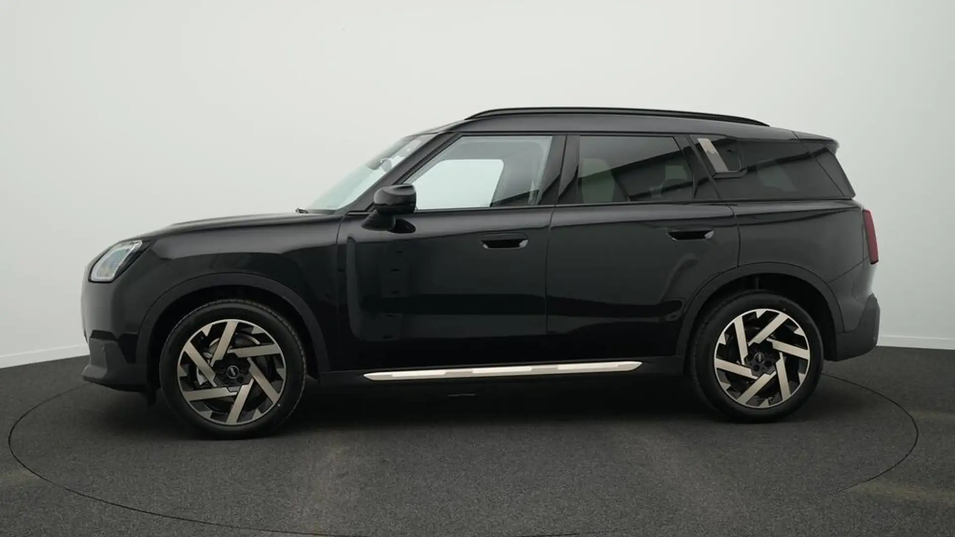 MINI Countryman C Favoured Trim Schwarz - 2