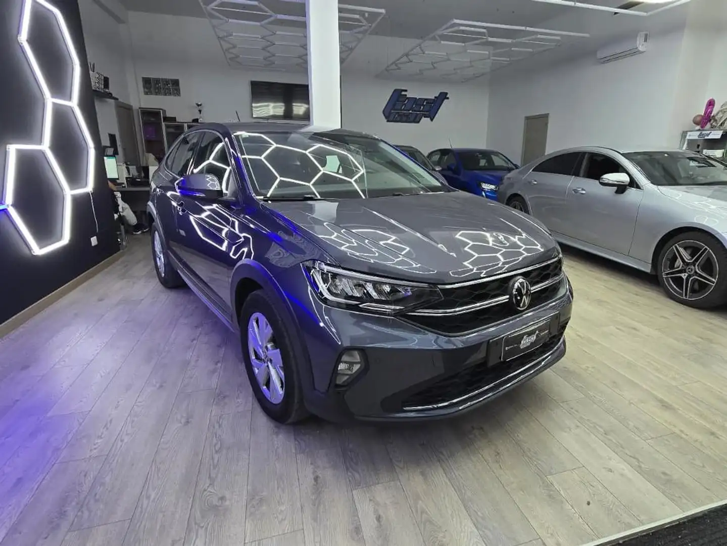 Volkswagen Taigo Taigo 1.0 tsi Life 110cv Gris - 2