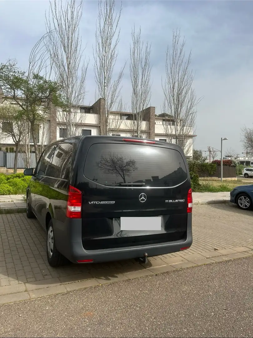 Mercedes-Benz Vito Tourer 111CDI Pro Larga Negro - 2