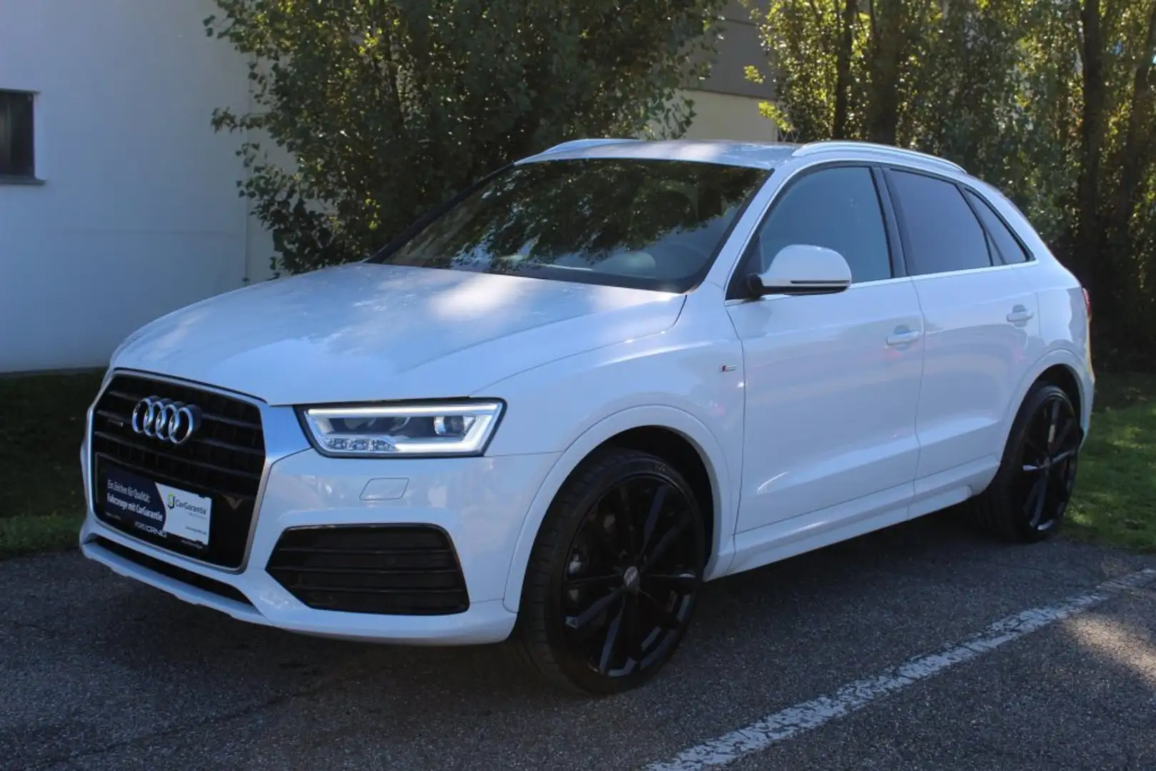 Audi Q3 Audi Q3 Intense 2.0TDI Quattro S-Line Weiß - 1