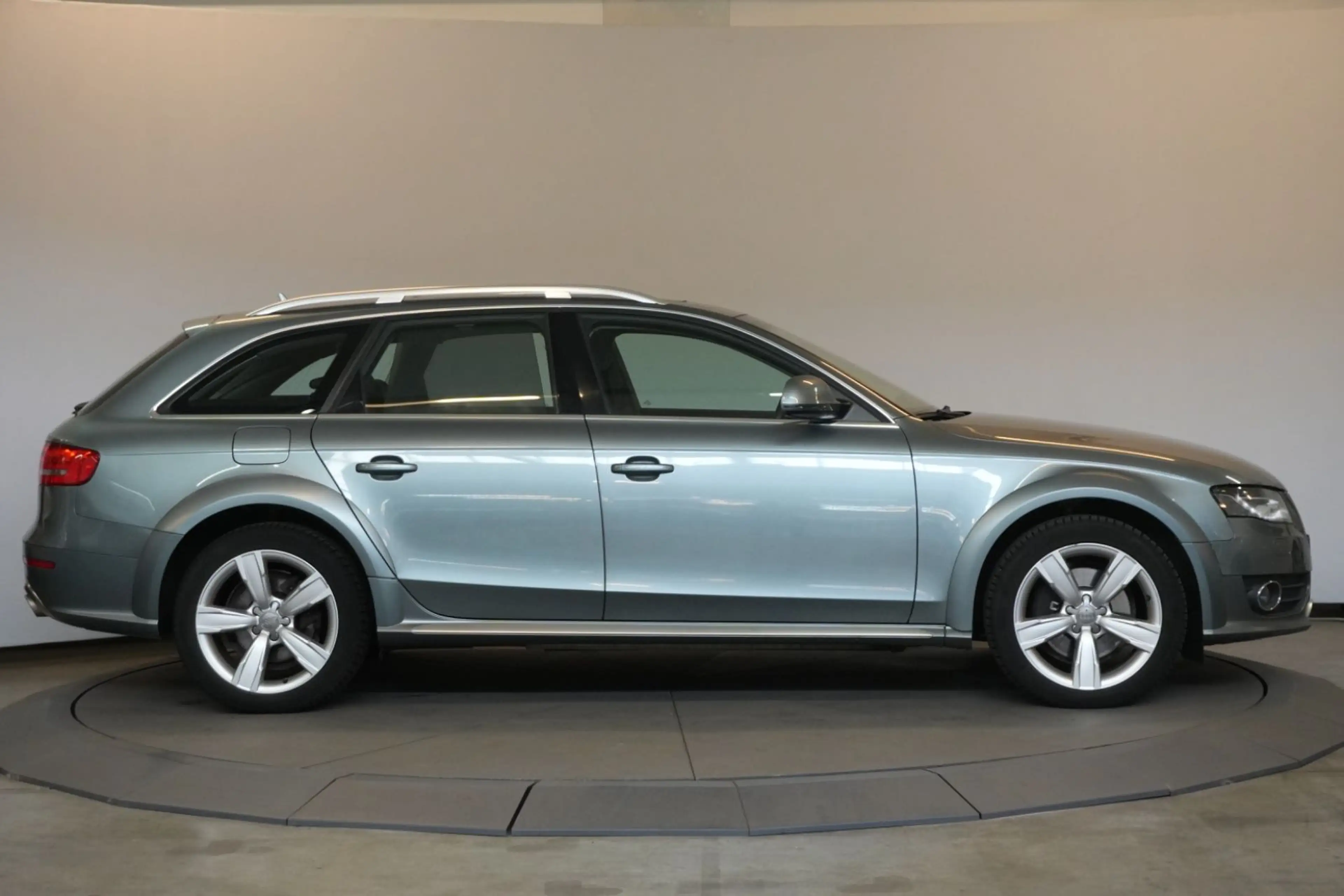 Audi A4 allroad quattro 3.0 V6 TDI Pano AHK PDC — photo 6
