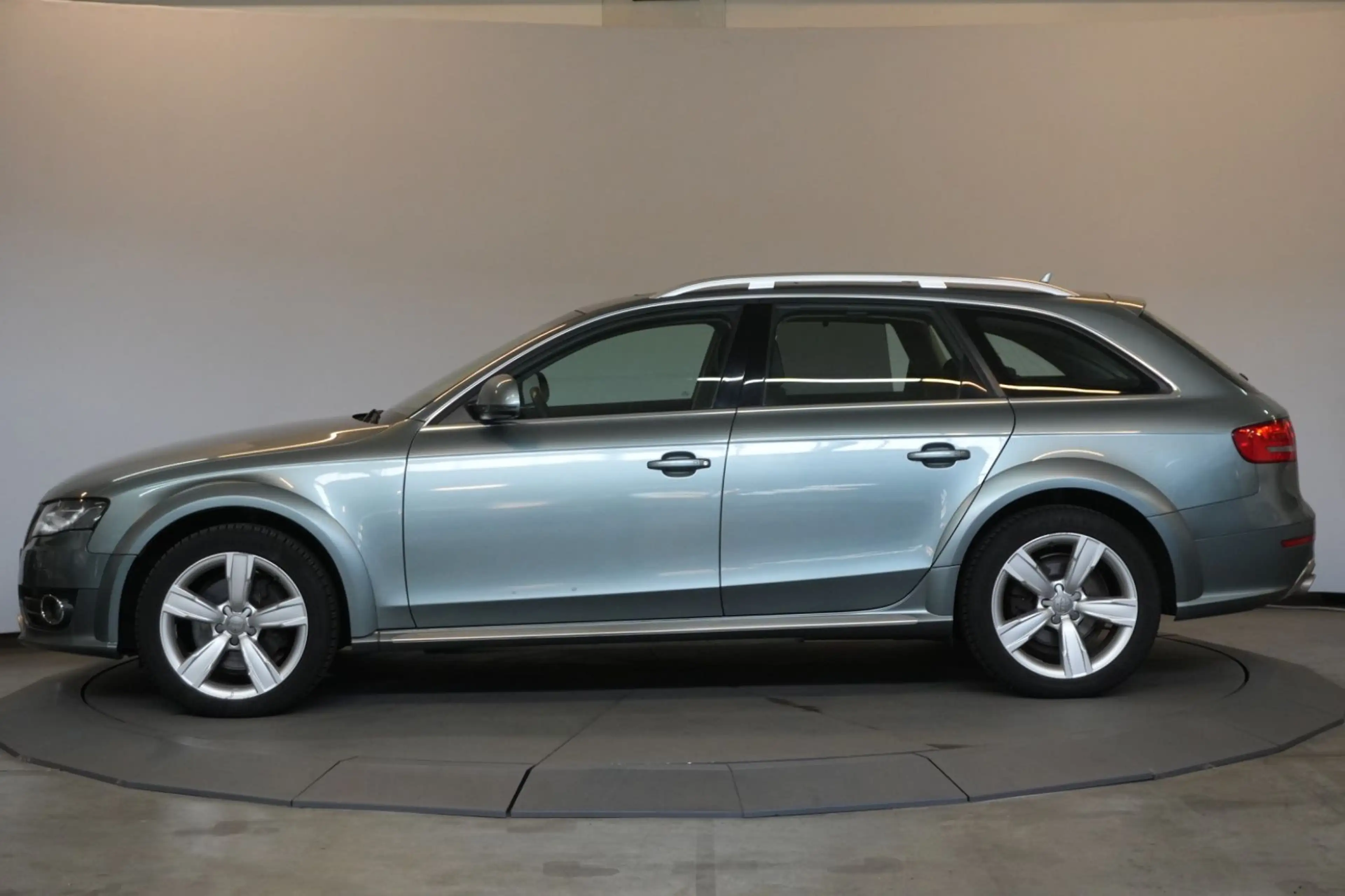 Audi A4 allroad quattro 3.0 V6 TDI Pano AHK PDC — photo 2
