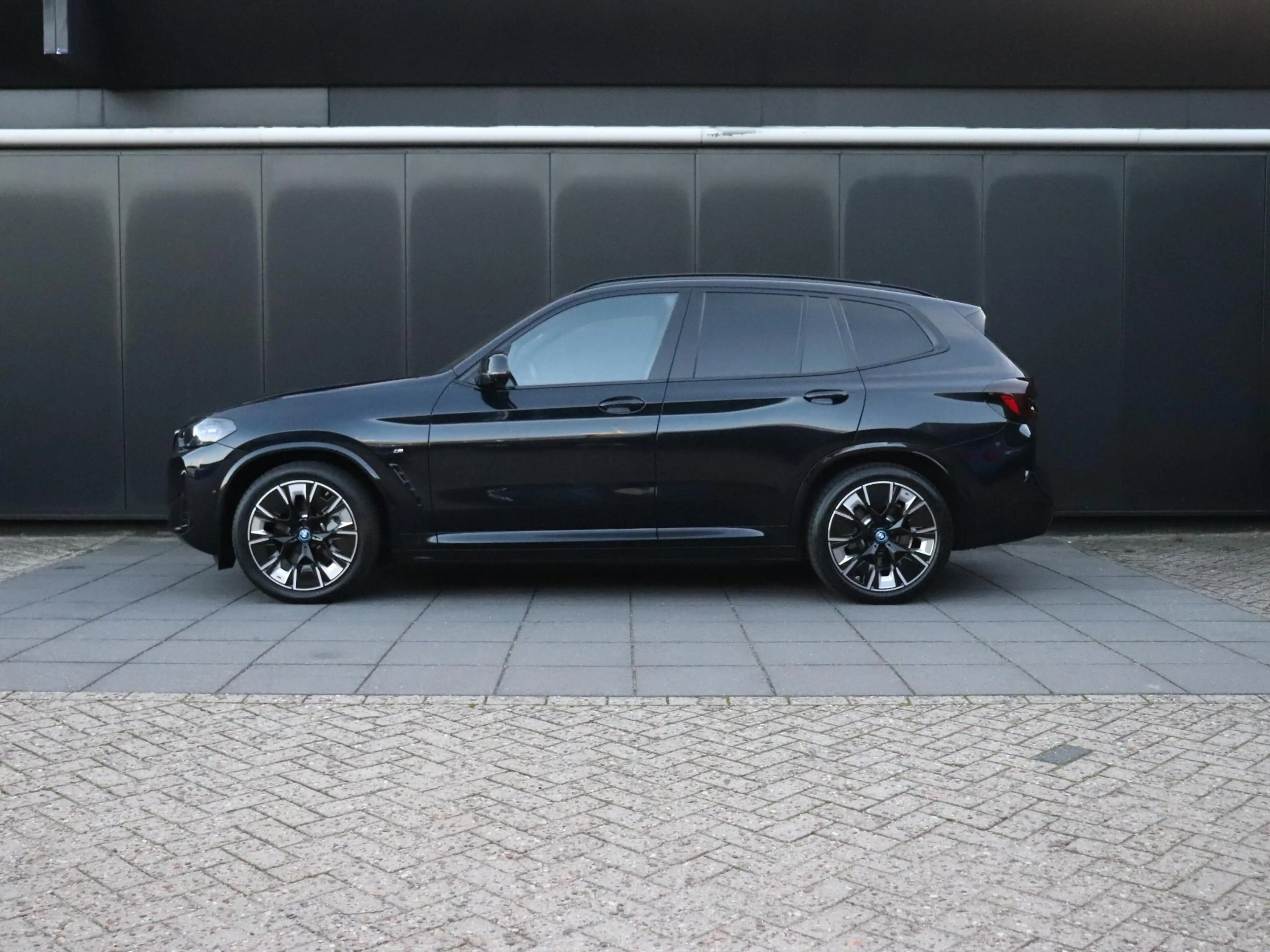 BMW iX3 High Executive Edition 80 kWh | M SPORT | LEDER | — photo 2