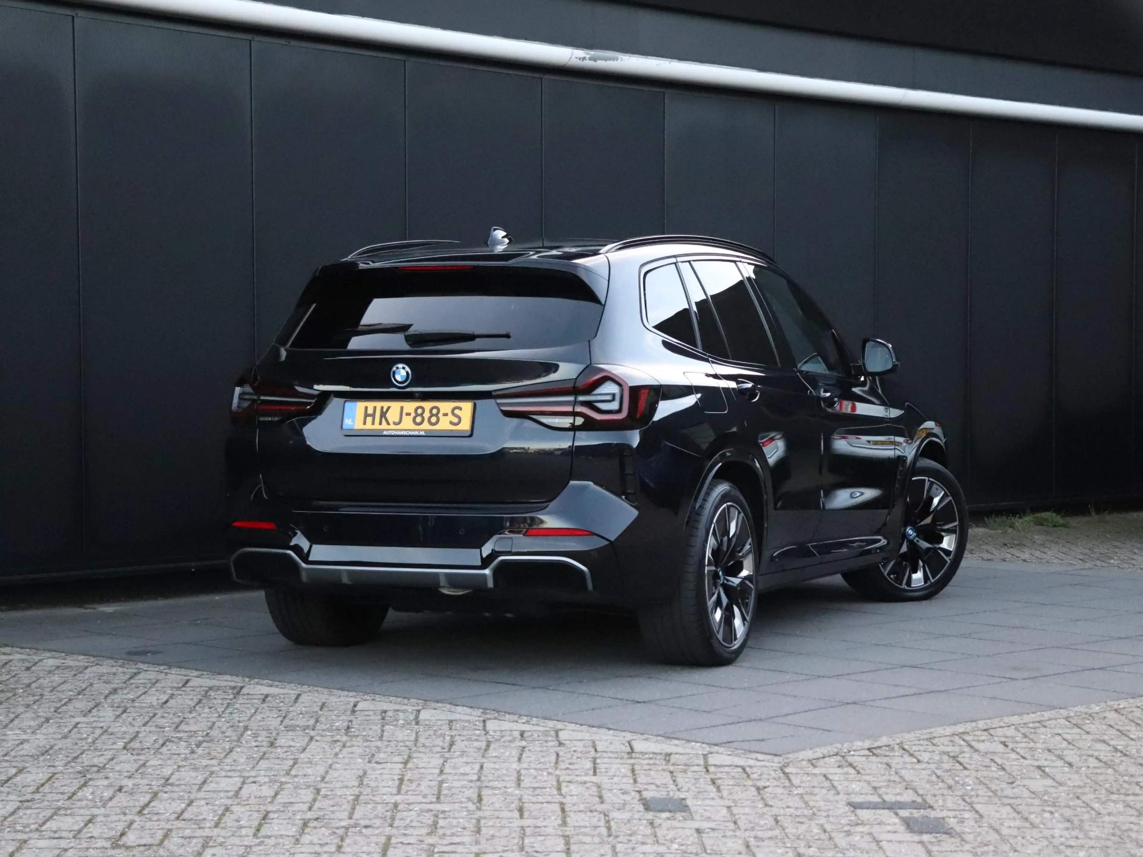 BMW iX3 High Executive Edition 80 kWh | M SPORT | LEDER | — photo 3