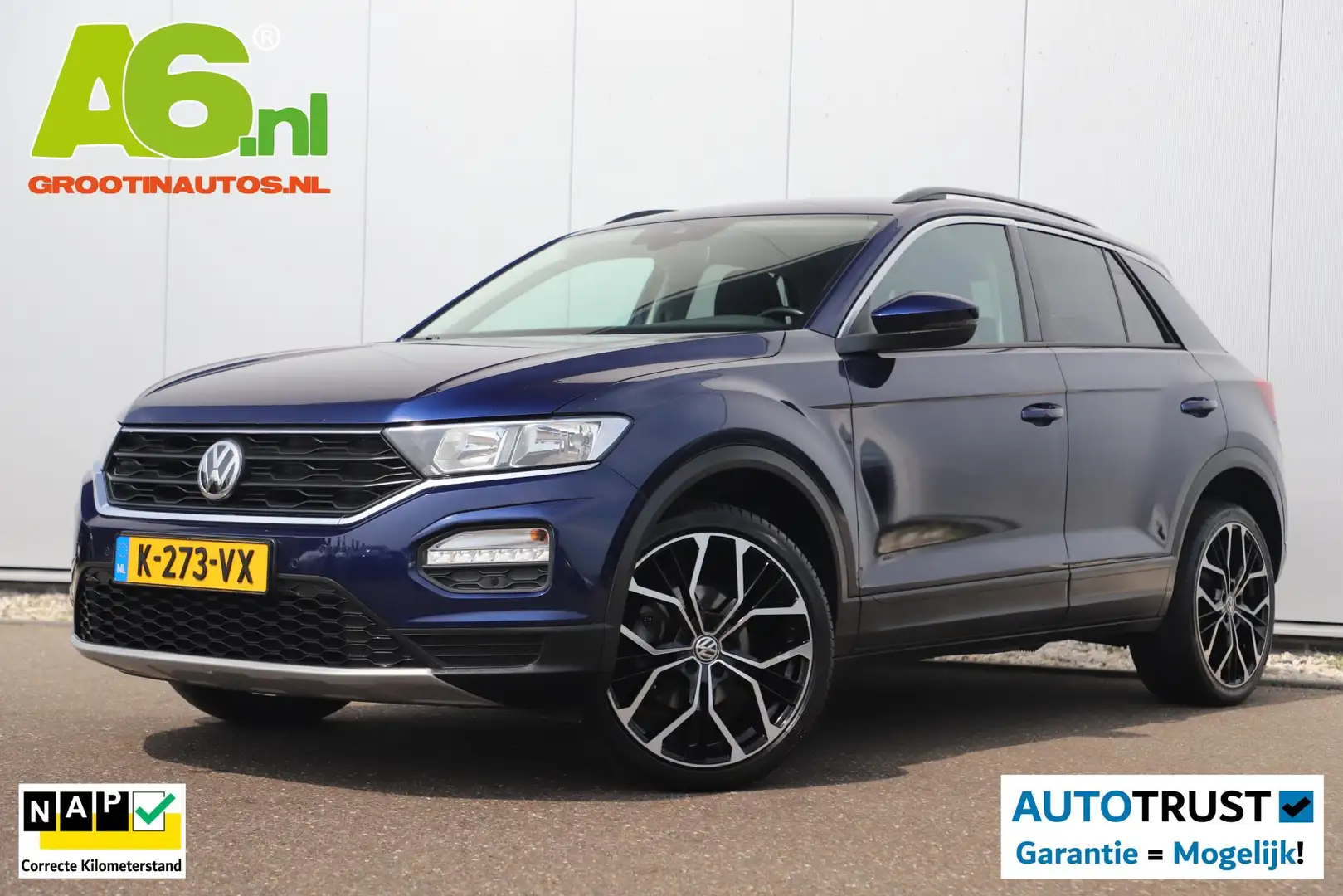 Volkswagen T-Roc 1.5 TSI Style 150PK DSG Automaat 18 inch Bicolor V Blauw - 1