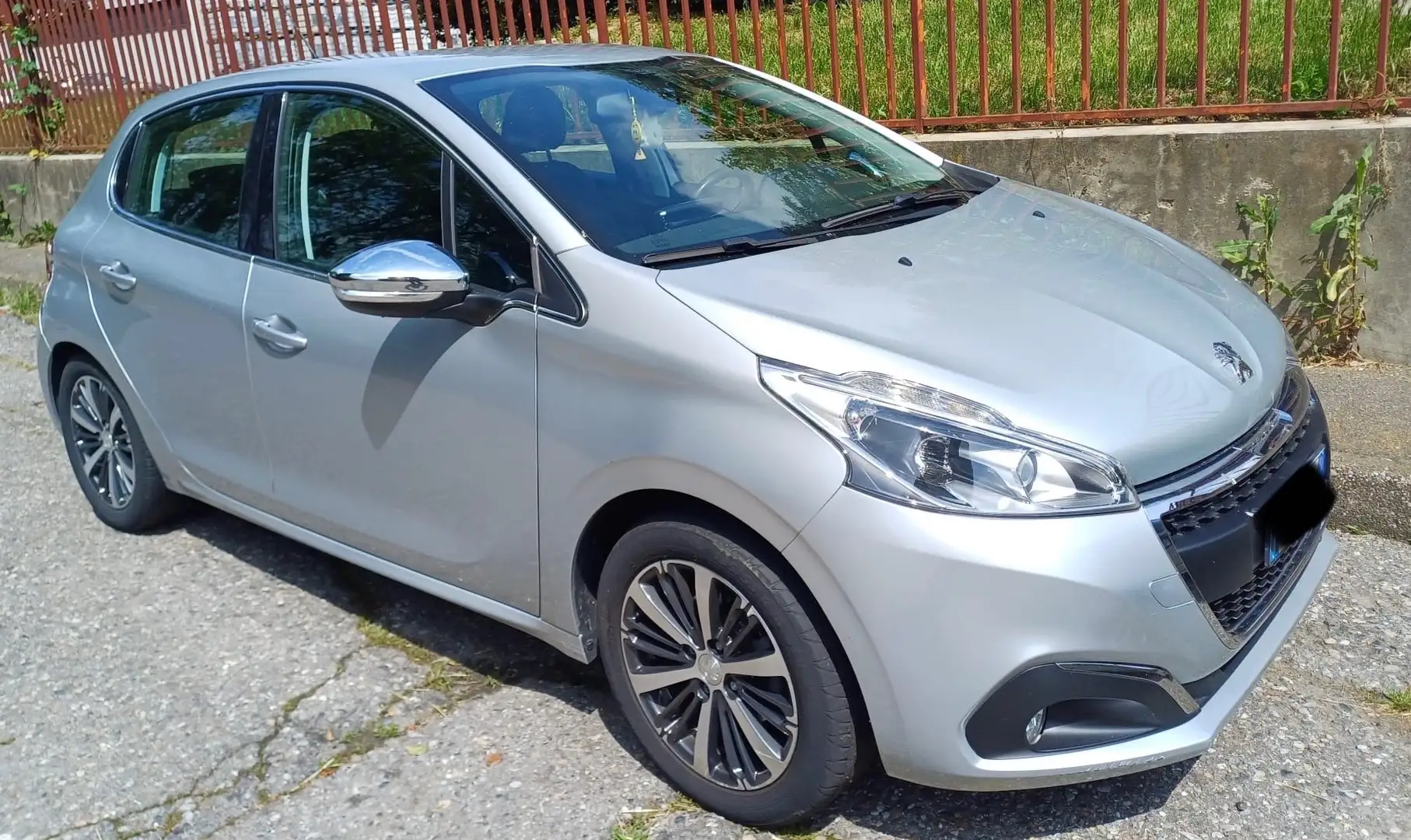 Peugeot 208 208 5p 1.2 puretech Allure 82cv Argento - 1