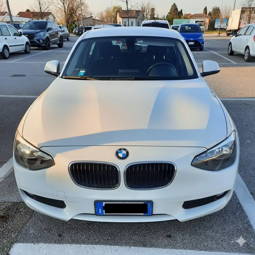 BMW 116 116d 5p eff.dynamics Unique Bianco - 1