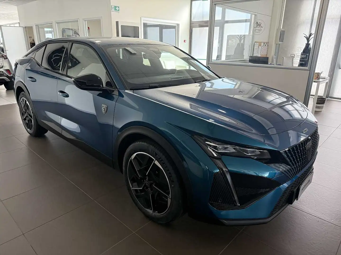 Peugeot 408 Hybrid 136 e-DCS6 GT Blauw - 1
