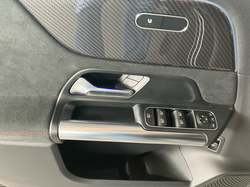 Mercedes-Benz GLA 200 EDITION AMG-Line+AHK+DISTR+KEYLESS+360°K — photo 14