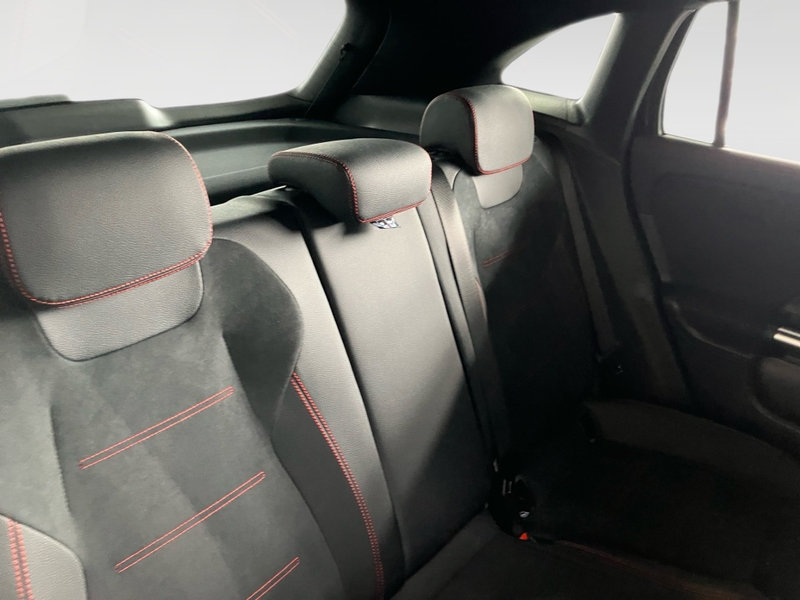 Mercedes-Benz GLA 200 EDITION AMG-Line+AHK+DISTR+KEYLESS+360°K — photo 9