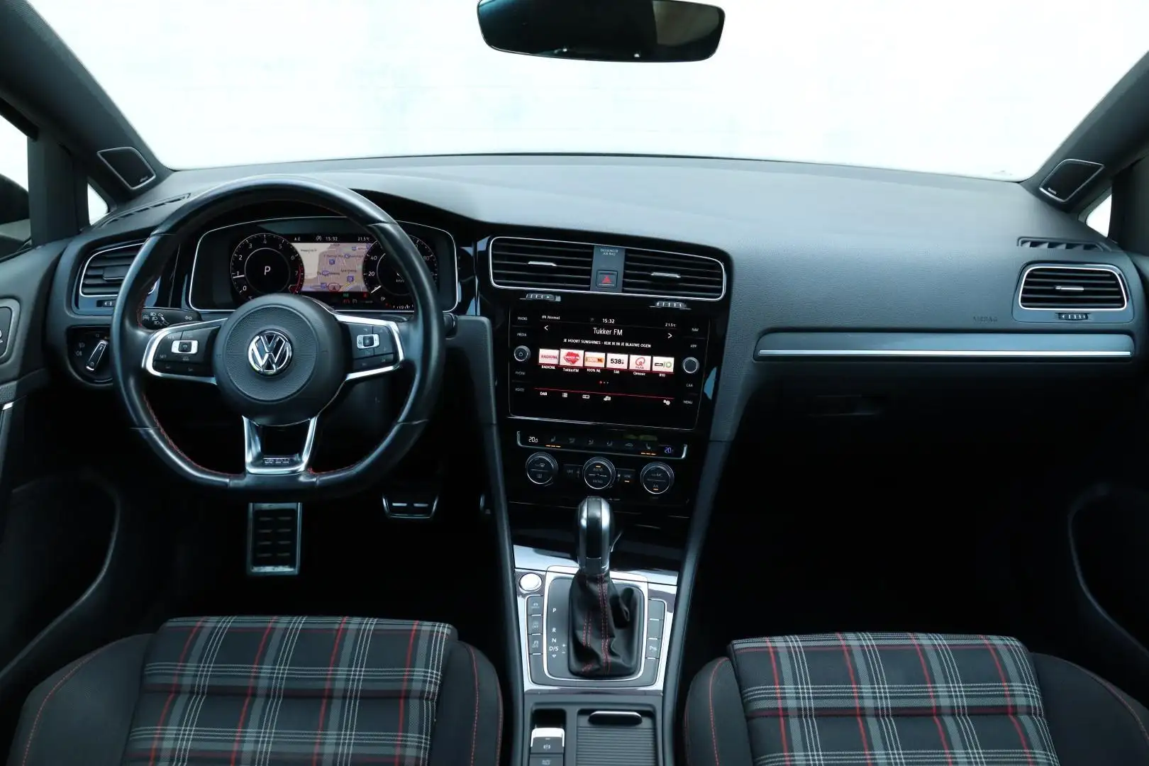 Volkswagen Golf GTI 7.5 Performance / Vol Opties! / 245PK! / DSG / ACC Zwart - 2