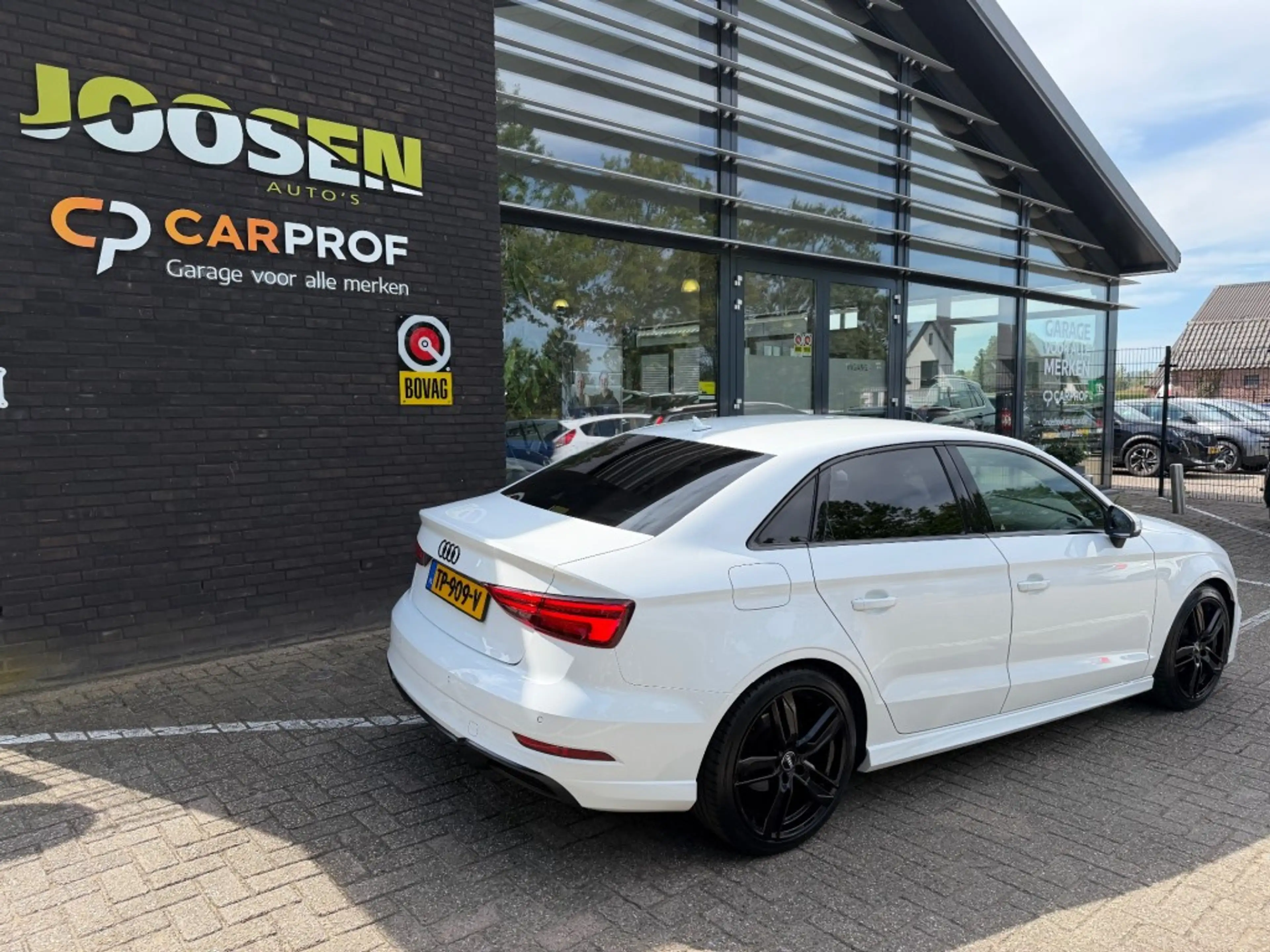 Audi A3 1.5 TFSI COD SP.SL.E LIMO/SEDAN — photo 3