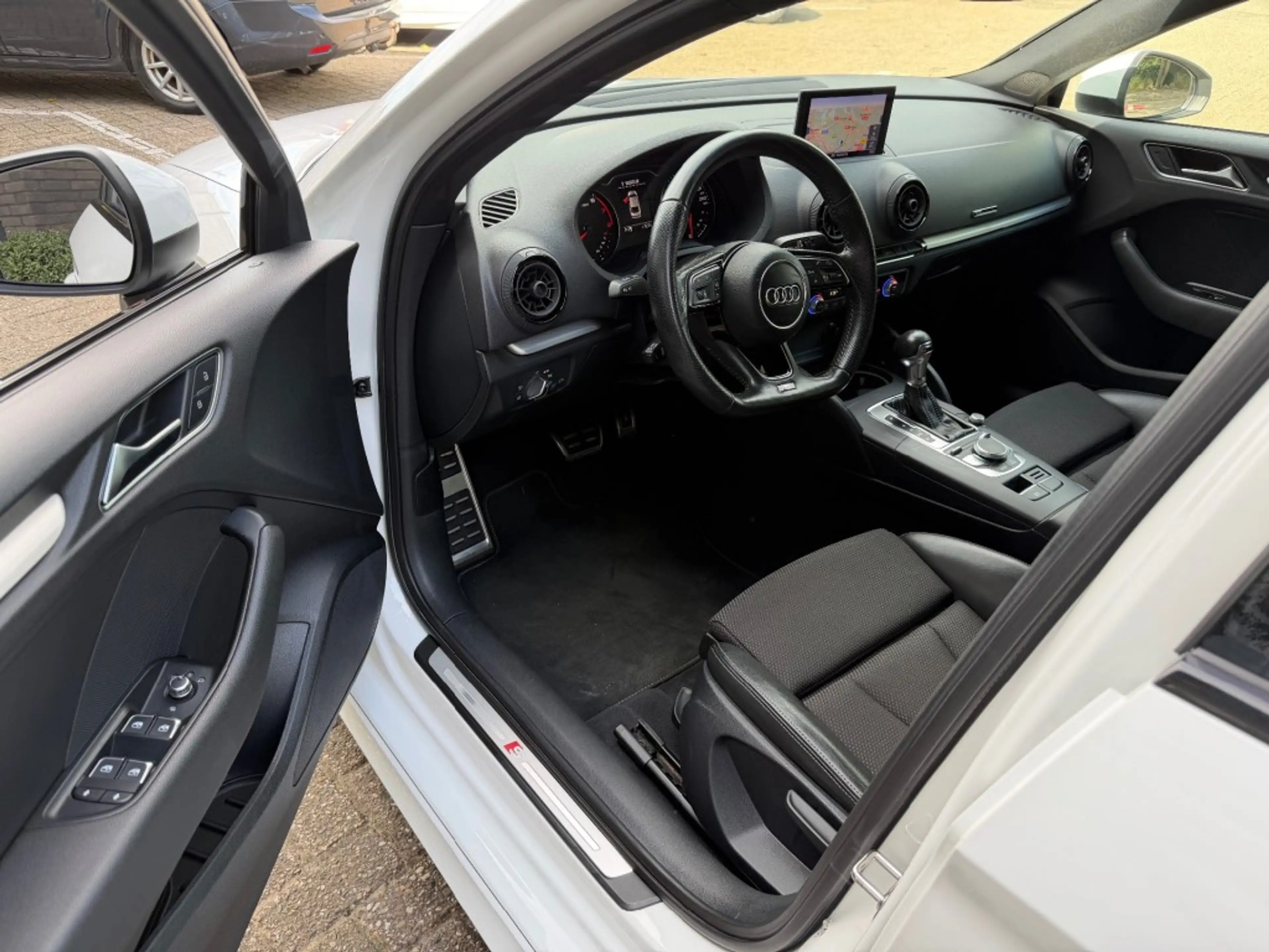 Audi A3 1.5 TFSI COD SP.SL.E LIMO/SEDAN — photo 16