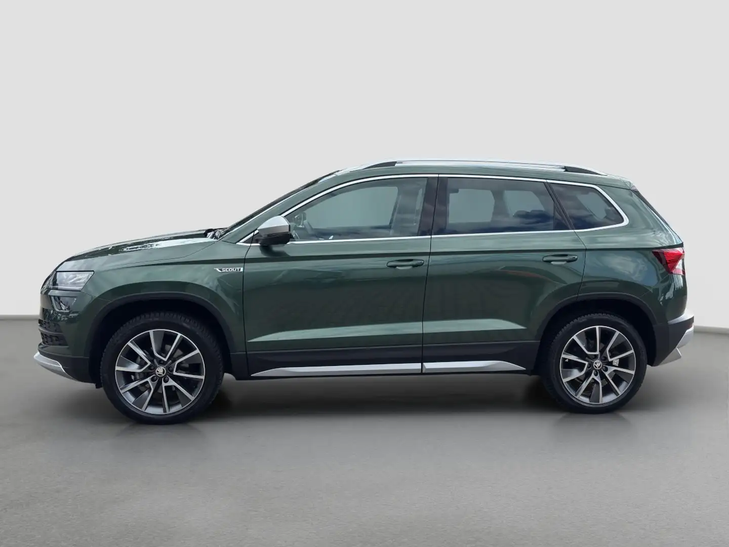 Skoda Karoq 1.5 TSI DSG Scout Navi Pano KAMERA LED NAVI TEMPOM Vert - 2