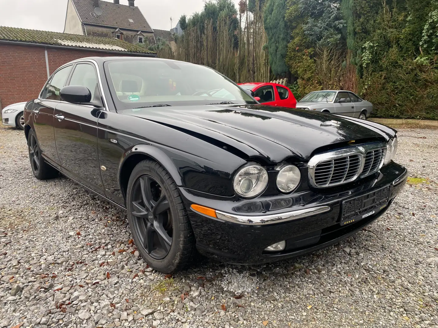 Jaguar XJ6 2.7 D XJ6 Classic | 3.Hand | HU-02/26 | Schwarz - 1