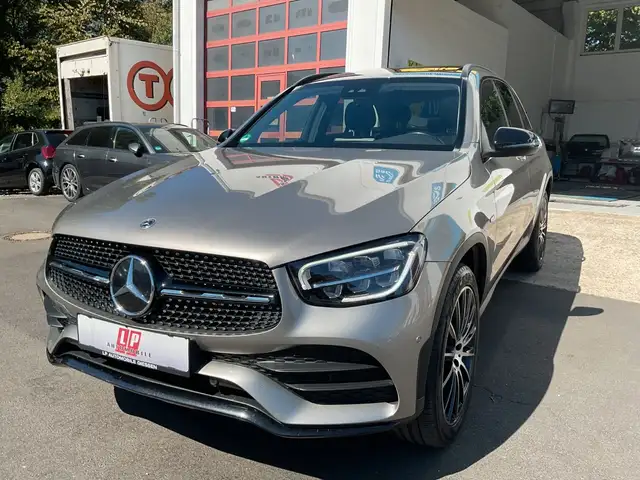 Mercedes-Benz GLC 300 de 4Matic AMG Line PANO AHK LED Kamera