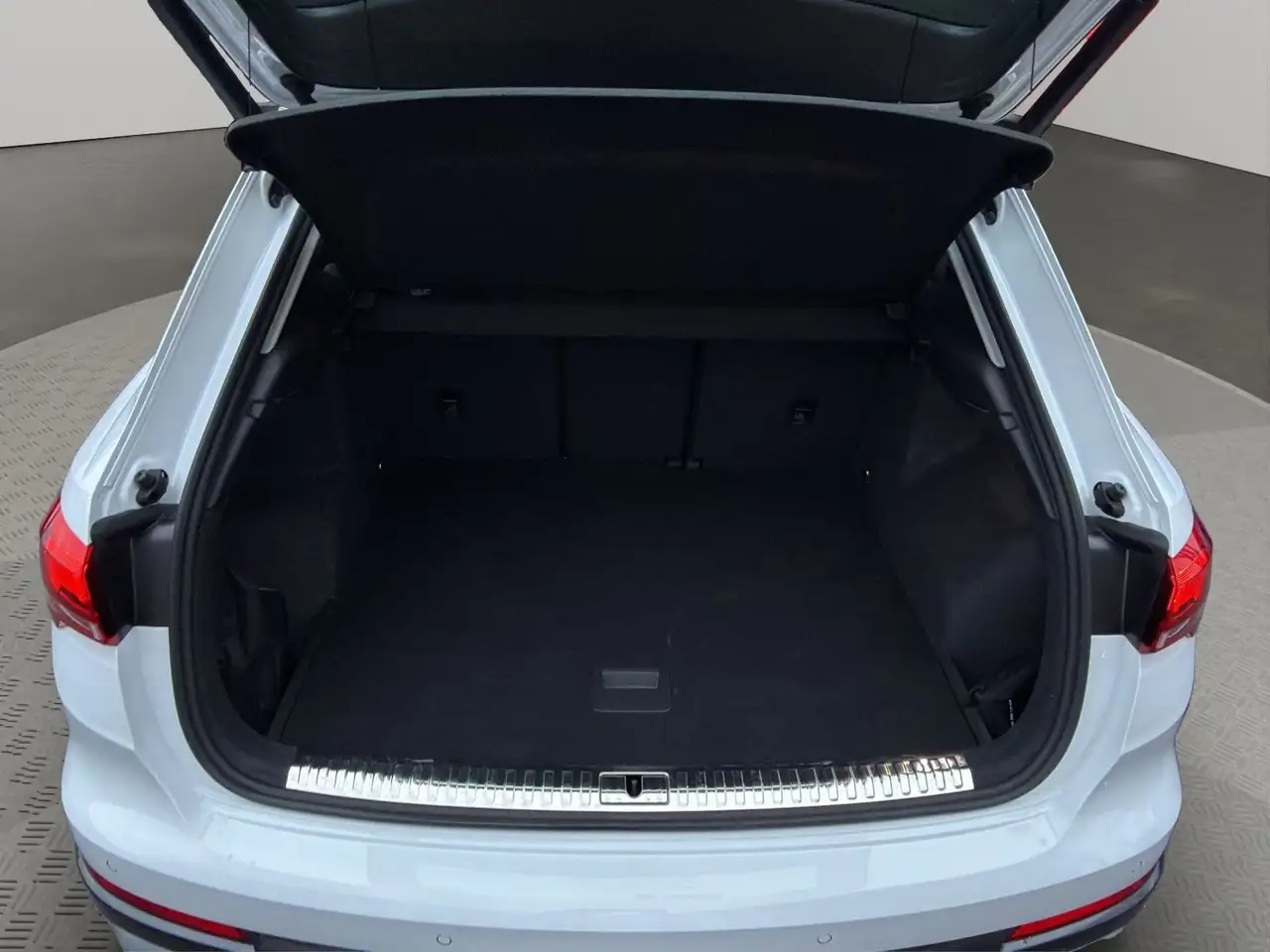 Audi Q3 35 TFSI S tronic advanced AHK+STANDHZG+LED 16